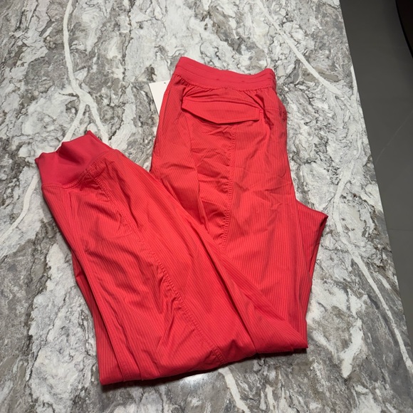 NWT Lululemon Dance Studio Relaxed-Fit Mid-Rise Cargo Jogger Glazed Pink M - Picture 9 of 11
